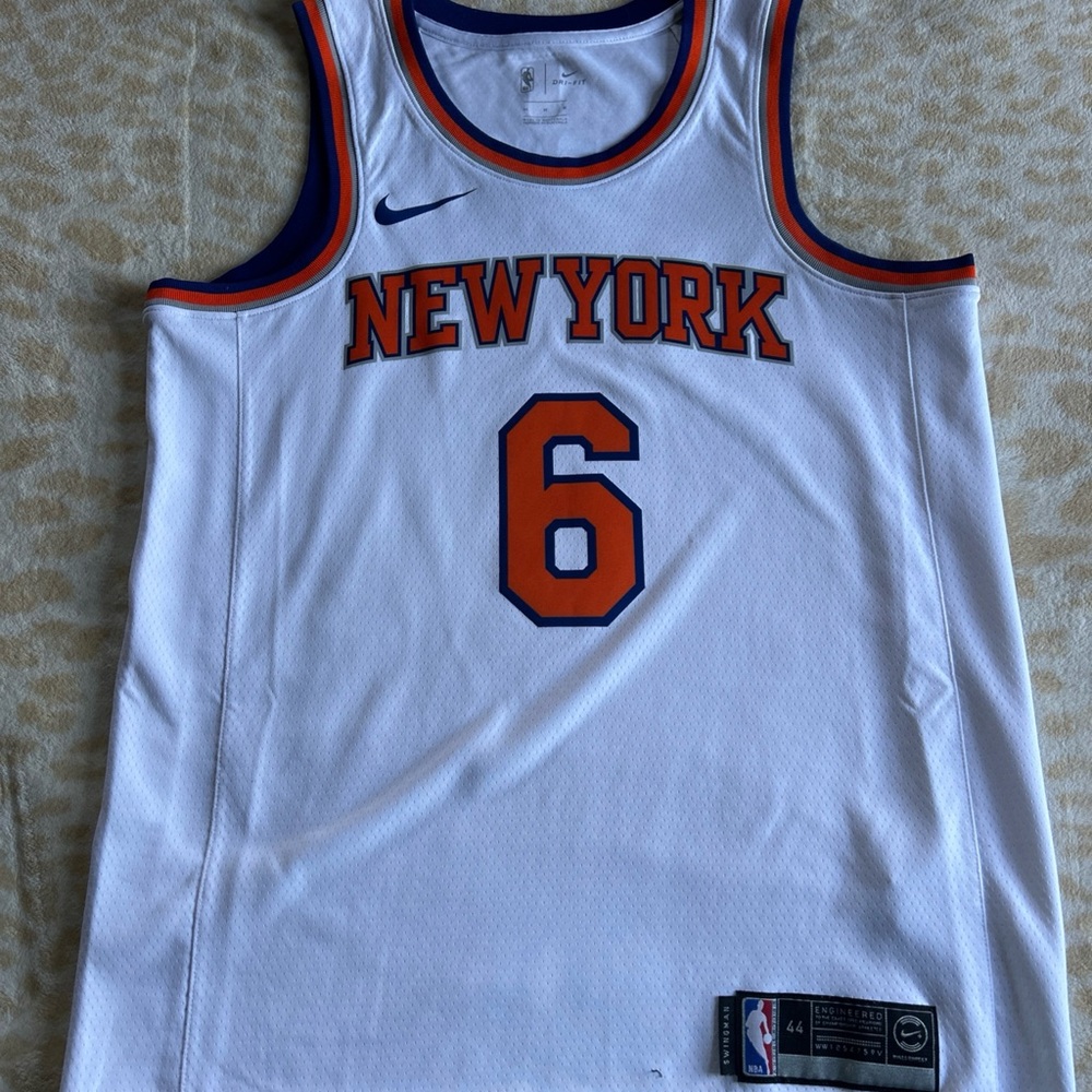 Nike Porzingis New York NBA White Swingman Jersey Tag